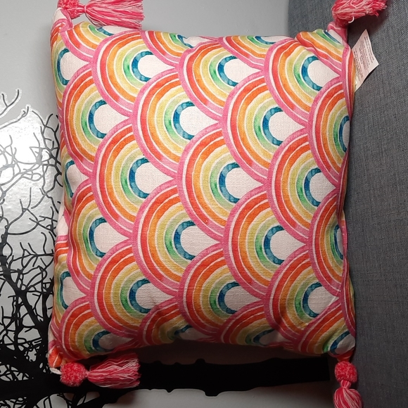 Pillow 18" Square Rainbows Radiate Love Watercolor Printing Cotton Tassels NWT - Picture 2 of 7